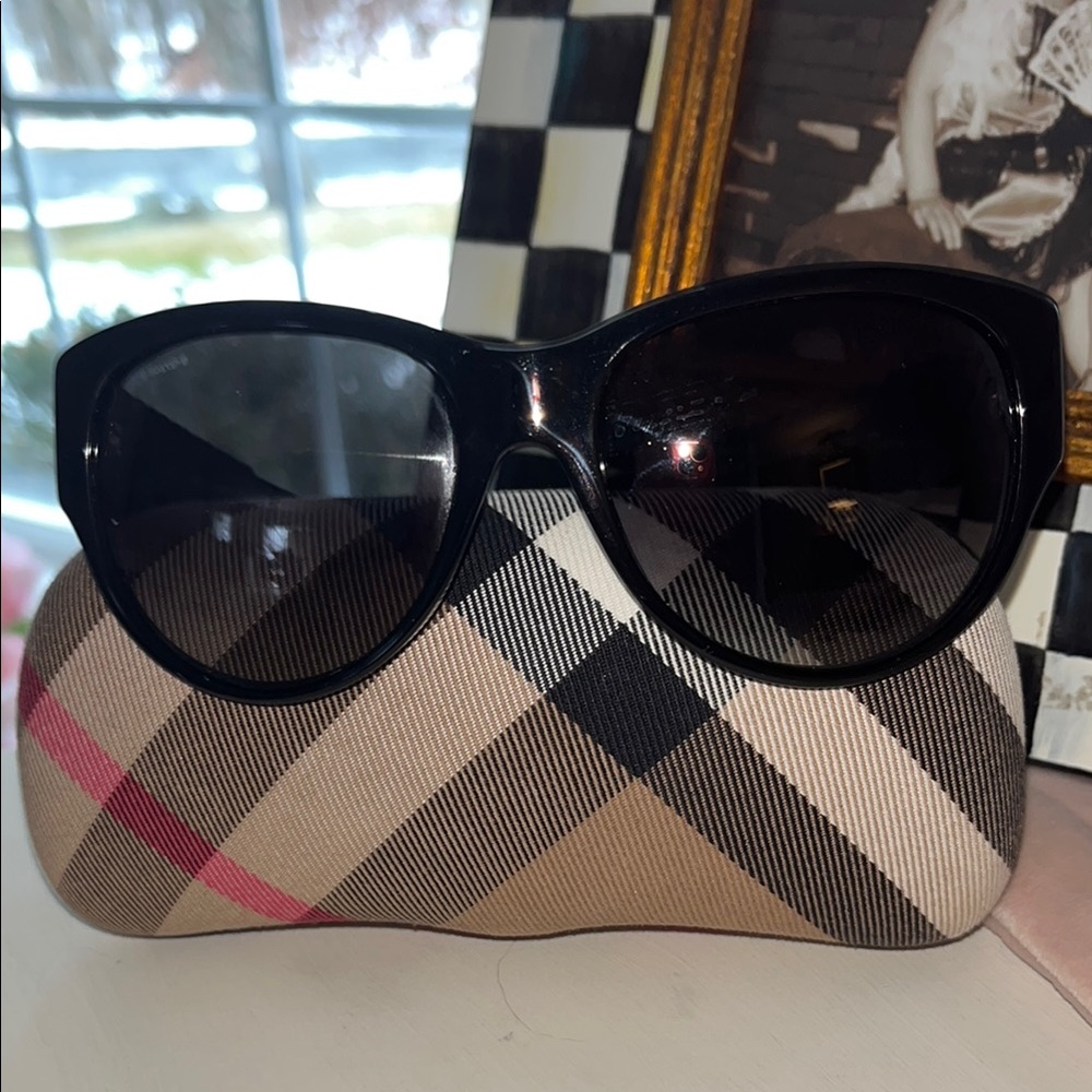 Burberry Black Sunglasses Oversized Cat-Eye Style